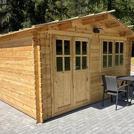 Vintage Ferienhaus Mit Aussensauna Direkt Am Wald Inklusive Riesigem Garten Fuer Bis Zu 7 Personen Auf Dem Heidchen 度假居 Knüllwald